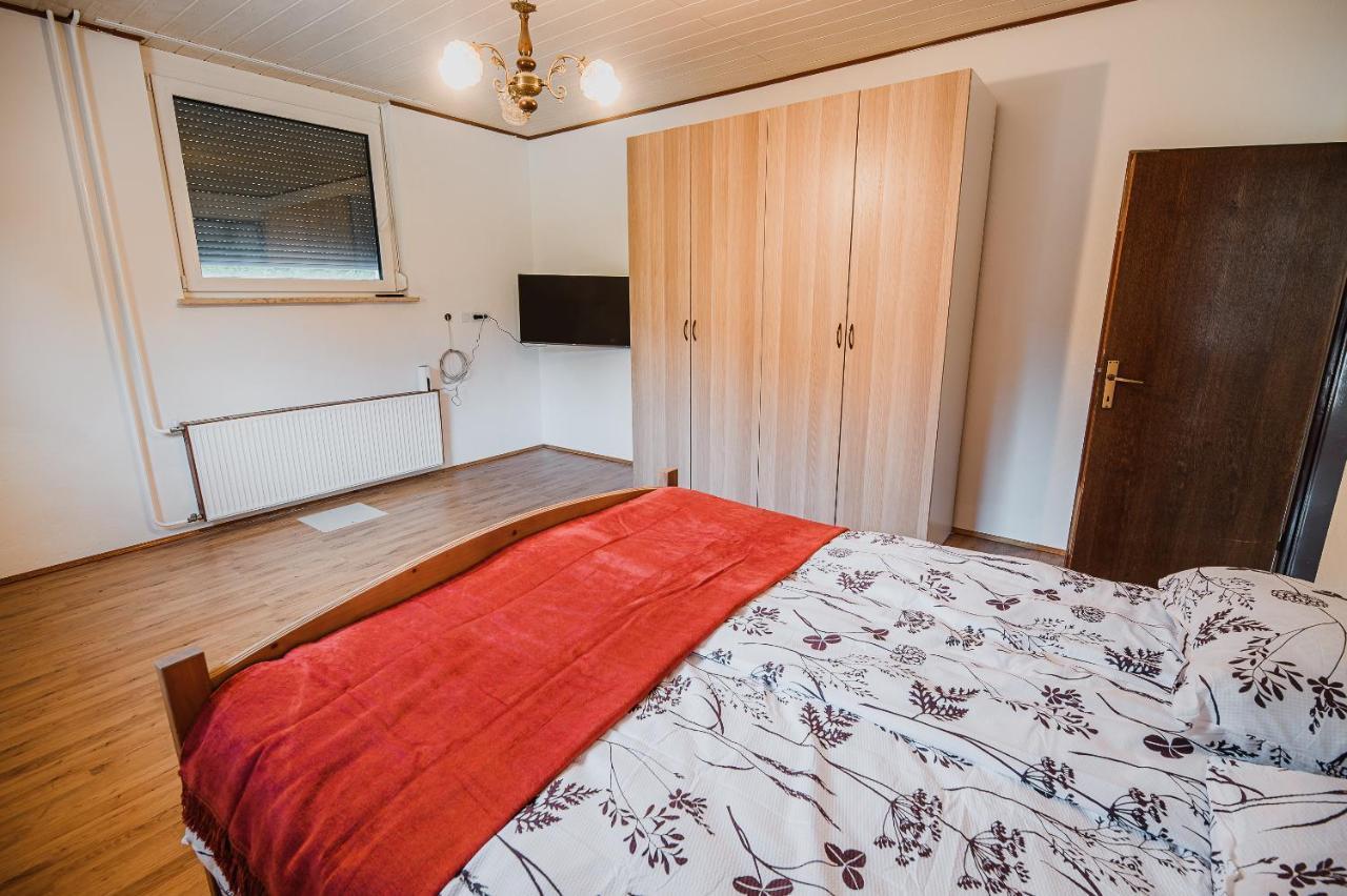 Mojcin Pisker Apartment House Крань Екстер'єр фото
